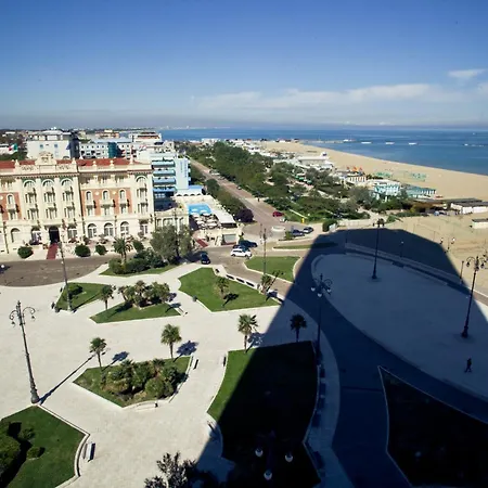 Hotel Grand