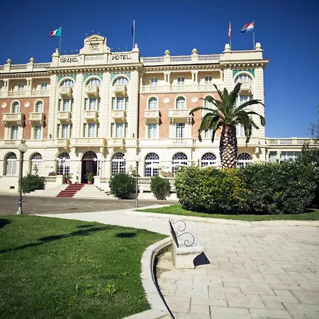 Hotel Grand