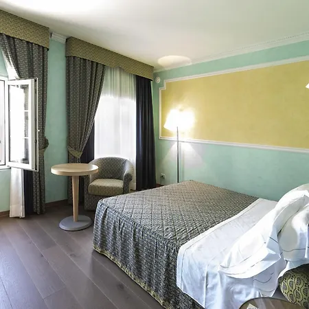 Szálloda Grand 4*